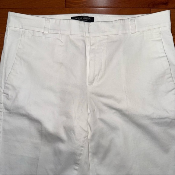 Banana Republic Women's Ivory Avalon Shorts (Size: 4) - Picture 2 of 11
